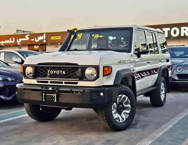 Toyota Land Cruiser 70 LX LC76 | 4.0L V6 PETROL | A/T | LEATHER SEATS | DVD+CAMERA | DIFF LOCKS | 5 DOORS (CODE#H76PAF)