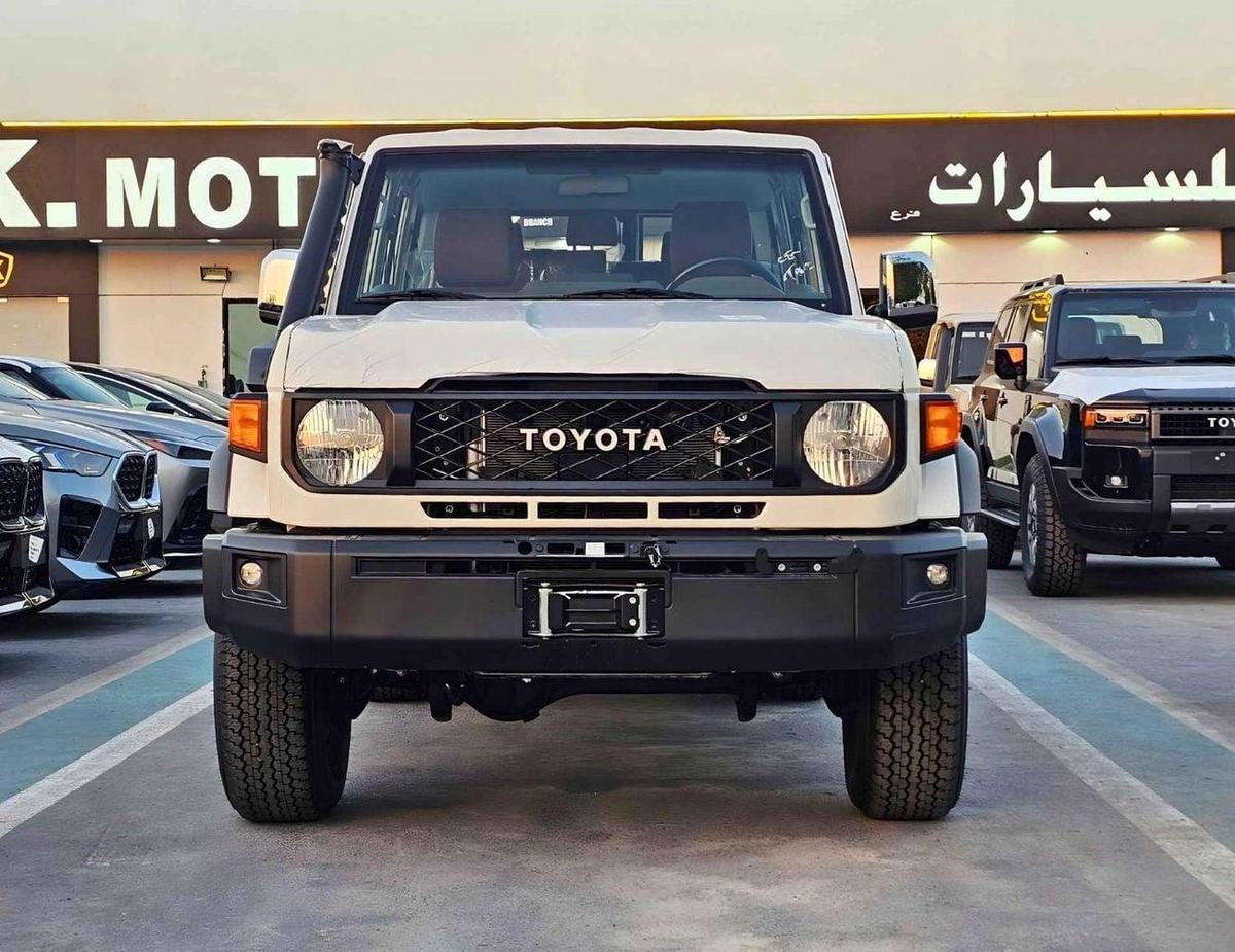 Toyota Land Cruiser 70 LX LC76 | 4.0L V6 PETROL | A/T | LEATHER SEATS | DVD+CAMERA | DIFF LOCKS | 5 DOORS (CODE#H76PAF)-2-2