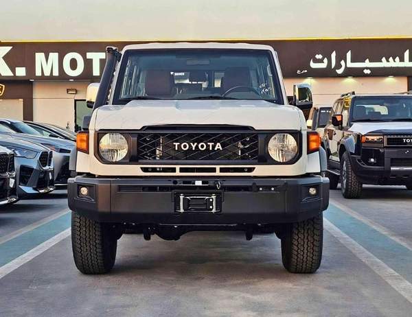 Toyota Land Cruiser 70 LX LC76 | 4.0L V6 PETROL | A/T | LEATHER SEATS | DVD+CAMERA | DIFF LOCKS | 5 DOORS (CODE#H76PAF)