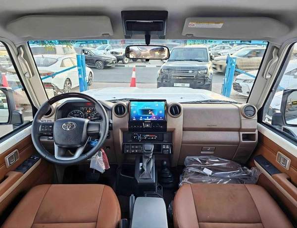 Toyota Land Cruiser 70 LX LC76 | 4.0L V6 PETROL | A/T | LEATHER SEATS | DVD+CAMERA | DIFF LOCKS | 5 DOORS (CODE#H76PAF)