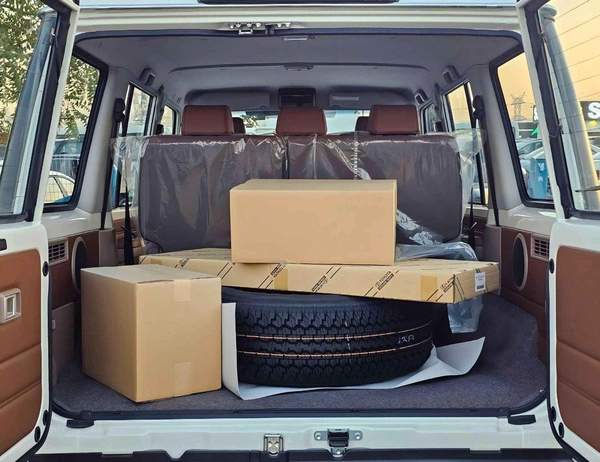 Toyota Land Cruiser 70 LX LC76 | 4.0L V6 PETROL | A/T | LEATHER SEATS | DVD+CAMERA | DIFF LOCKS | 5 DOORS (CODE#H76PAF)