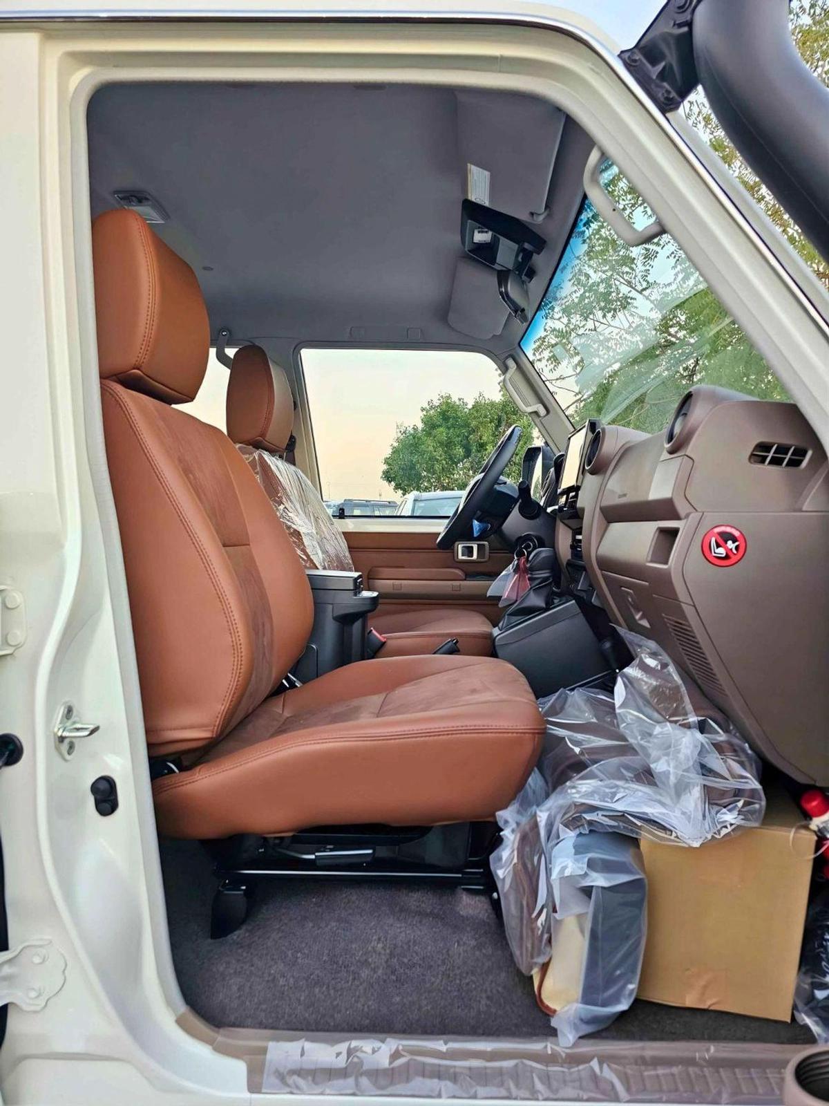 Toyota Land Cruiser 70 LX LC76 | 4.0L V6 PETROL | A/T | LEATHER SEATS | DVD+CAMERA | DIFF LOCKS | 5 DOORS (CODE#H76PAF)-12-12
