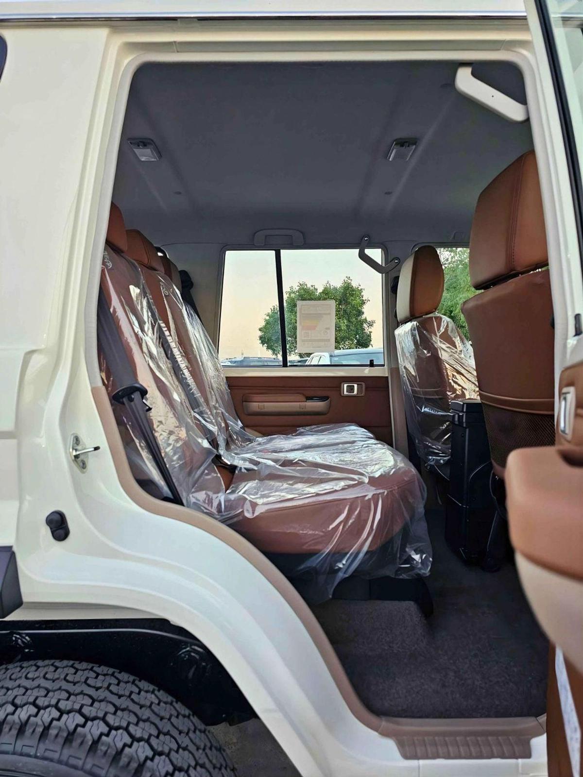 Toyota Land Cruiser 70 LX LC76 | 4.0L V6 PETROL | A/T | LEATHER SEATS | DVD+CAMERA | DIFF LOCKS | 5 DOORS (CODE#H76PAF)-13-13