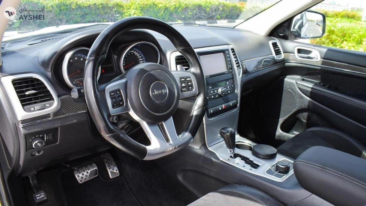 Jeep Grand Cherokee SRT 6.4 L V8-3-3