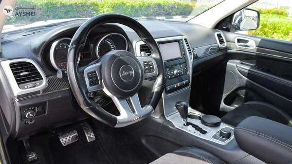 Jeep Grand Cherokee SRT 6.4 L V8