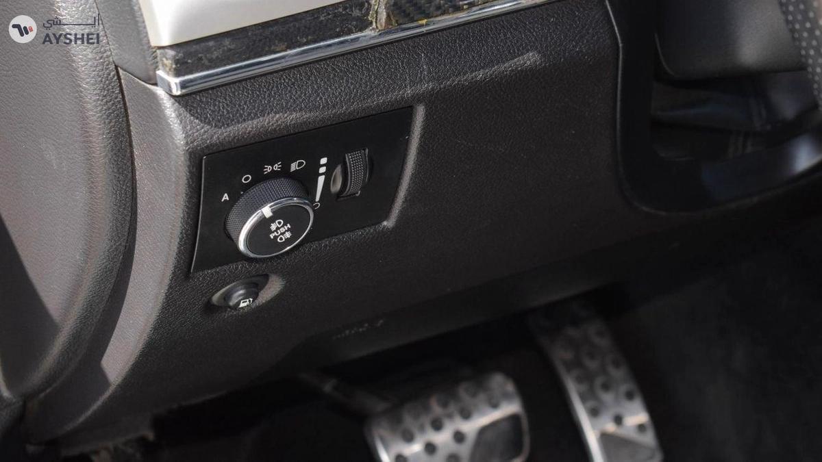 Jeep Grand Cherokee SRT 6.4 L V8-9-9