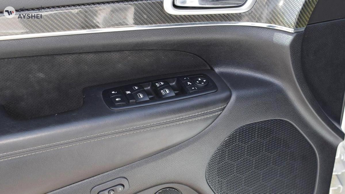 Jeep Grand Cherokee SRT 6.4 L V8-10-10