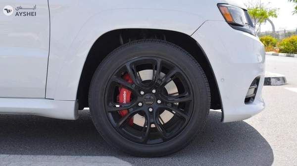 Jeep Grand Cherokee SRT 6.4 L V8