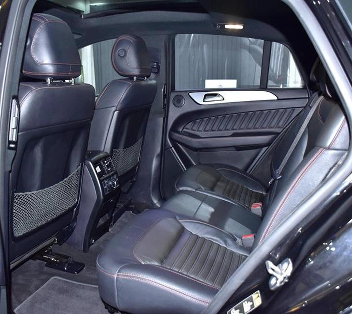 Mercedes Benz GLE 350d ( 2018 Model ) in Black Color European Specs-4-4