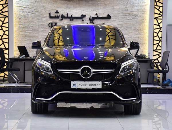 Mercedes Benz GLE 350d ( 2018 Model ) in Black Color European Specs