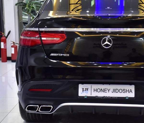 Mercedes Benz GLE 350d ( 2018 Model ) in Black Color European Specs
