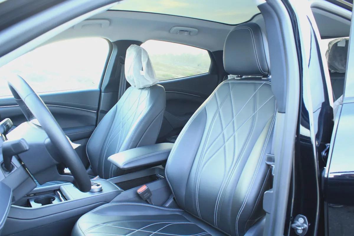 Mustang Mach-E I premium I 2022 I Brand New-8-8