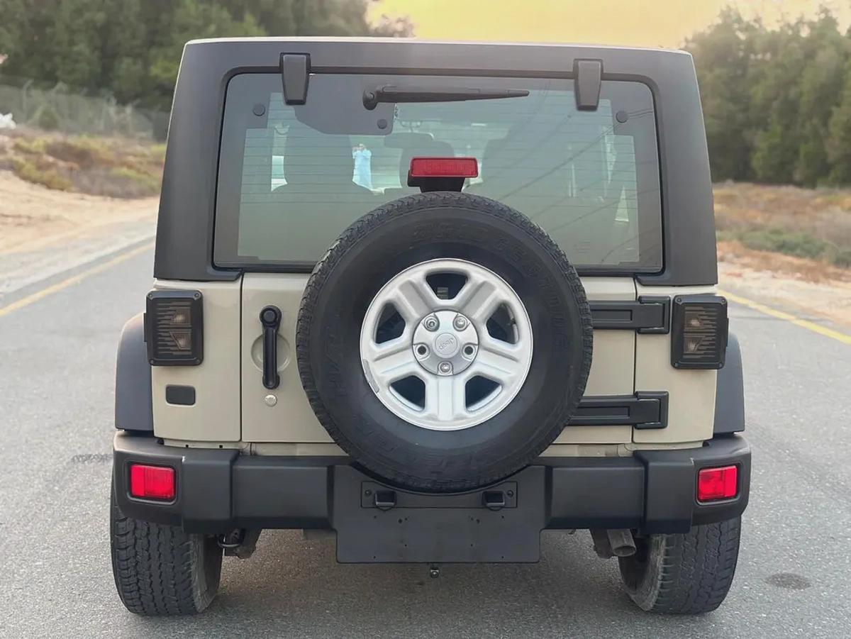 JEEP WRANGLER UNLIMITED SPORT—2018–GCC—FREE ACCIDENT—ORIGINAL PAINT—FULL SERVICE HISTORY—-3-3