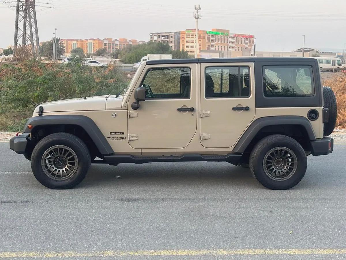 JEEP WRANGLER UNLIMITED SPORT—2018–GCC—FREE ACCIDENT—ORIGINAL PAINT—FULL SERVICE HISTORY—-6-6