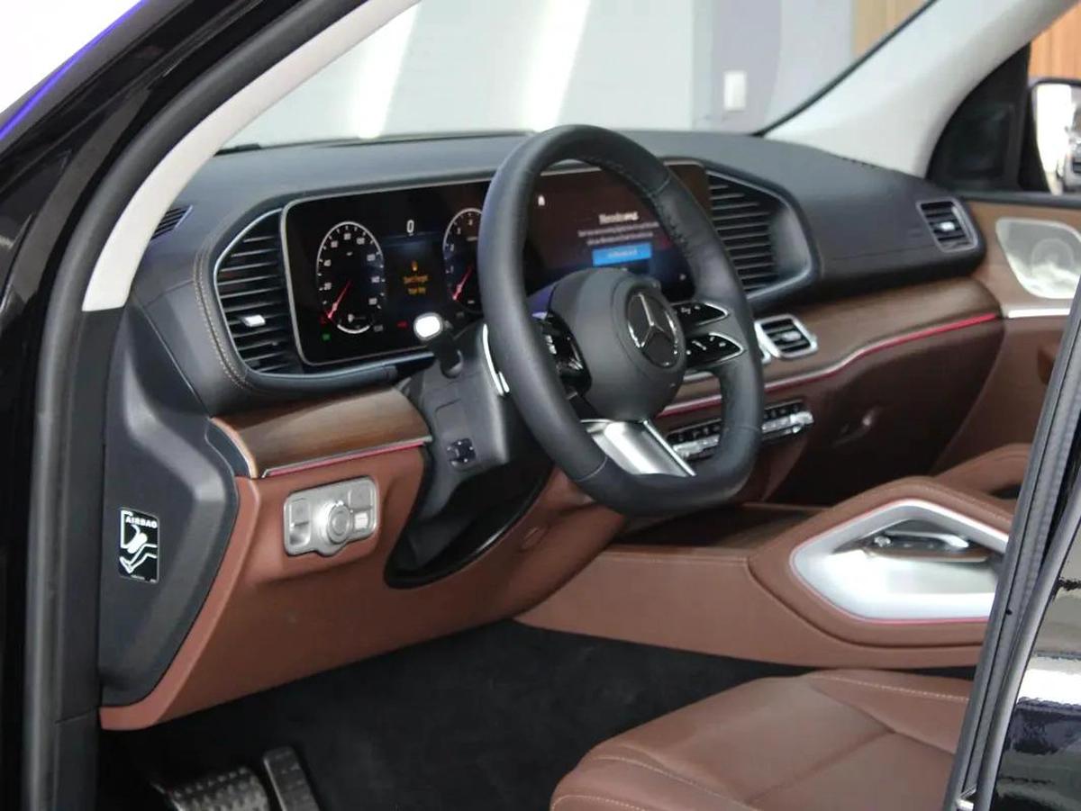 2026 - Mercedes-Benz GLS 450 4MATIC Brand New!-9-9