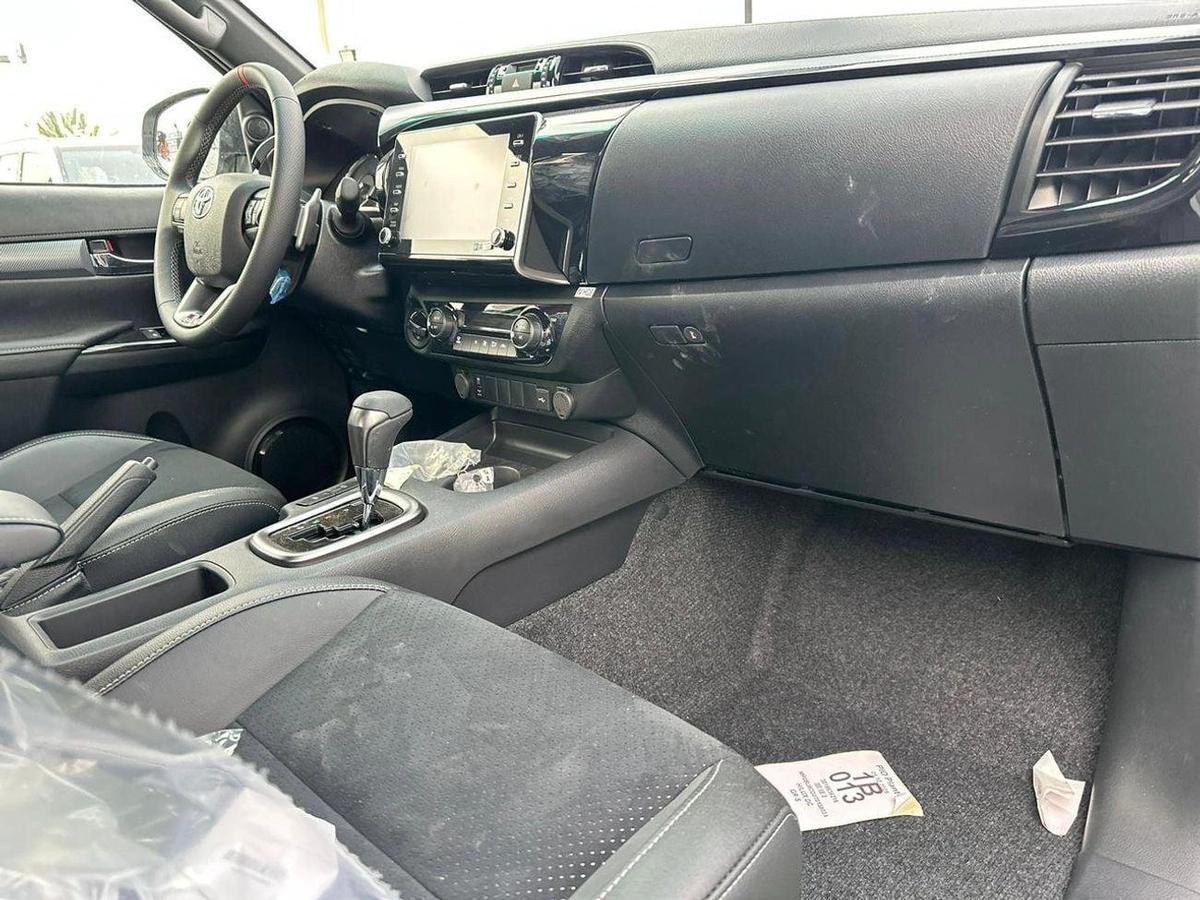 Toyota Hilux Toyota Hilux Gr Sport 4,0L Model 2026 Spec Saudi-7-7