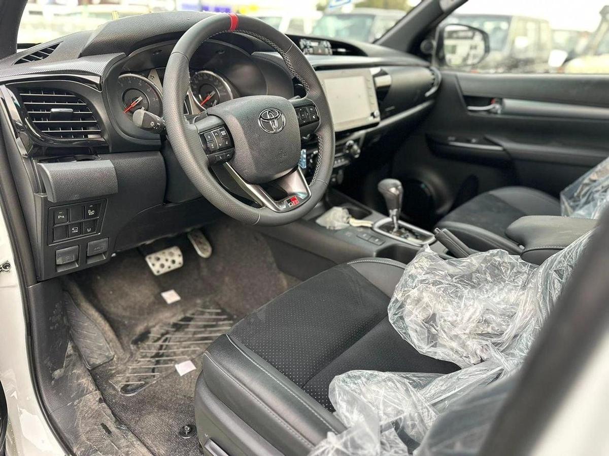 Toyota Hilux Toyota Hilux Gr Sport 4,0L Model 2026 Spec Saudi-9-9