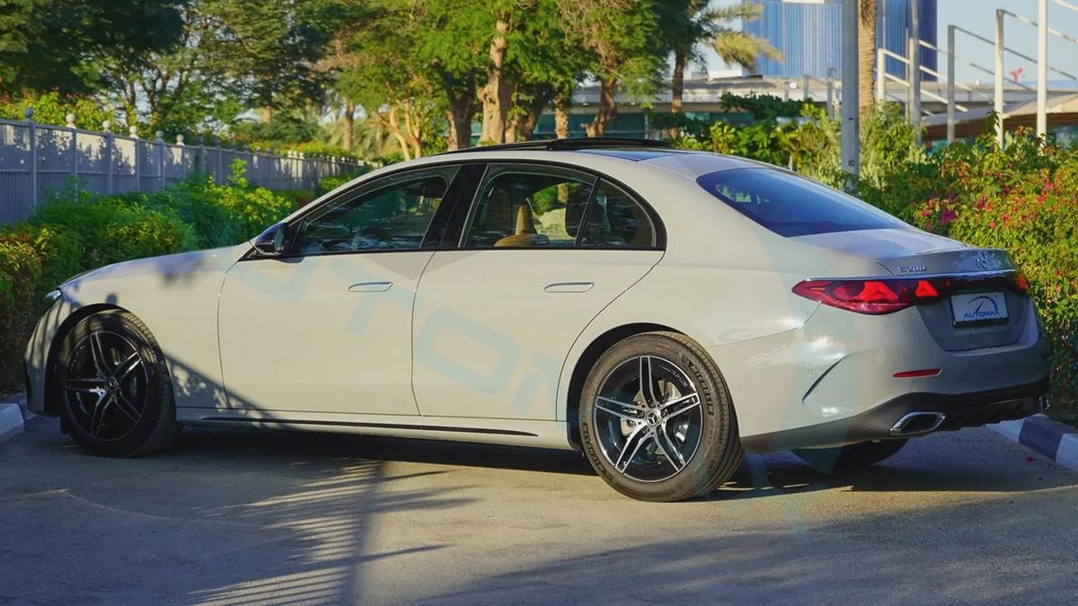 2026 Mercedes-Benz E 200 AMG EQ Boost 2.0L RWD 0Km With-4-4