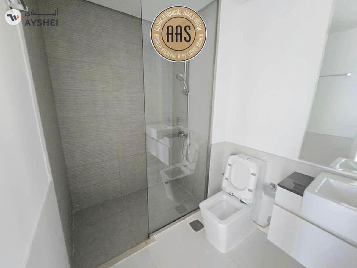 Spacious Apartment ! Park Facing ! With All Aminities ! Ready to Move-10-10