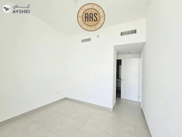 Spacious Apartment ! Park Facing ! With All Aminities ! Ready to Move