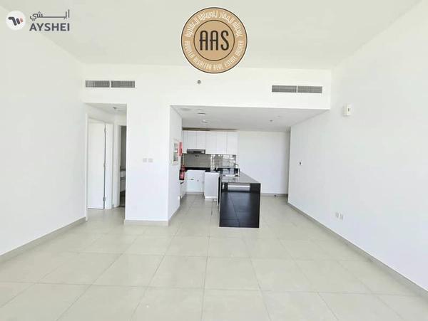 Spacious Apartment ! Park Facing ! With All Aminities ! Ready to Move