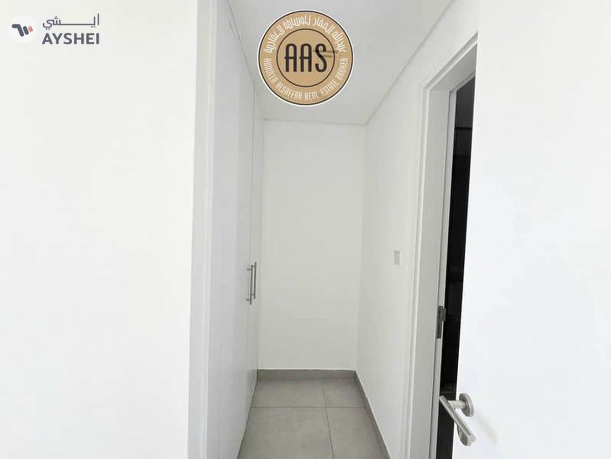 Spacious Apartment ! Park Facing ! With All Aminities ! Ready to Move-8-8