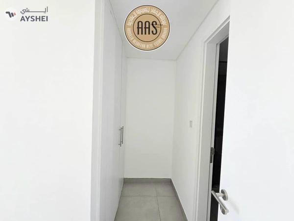 Spacious Apartment ! Park Facing ! With All Aminities ! Ready to Move