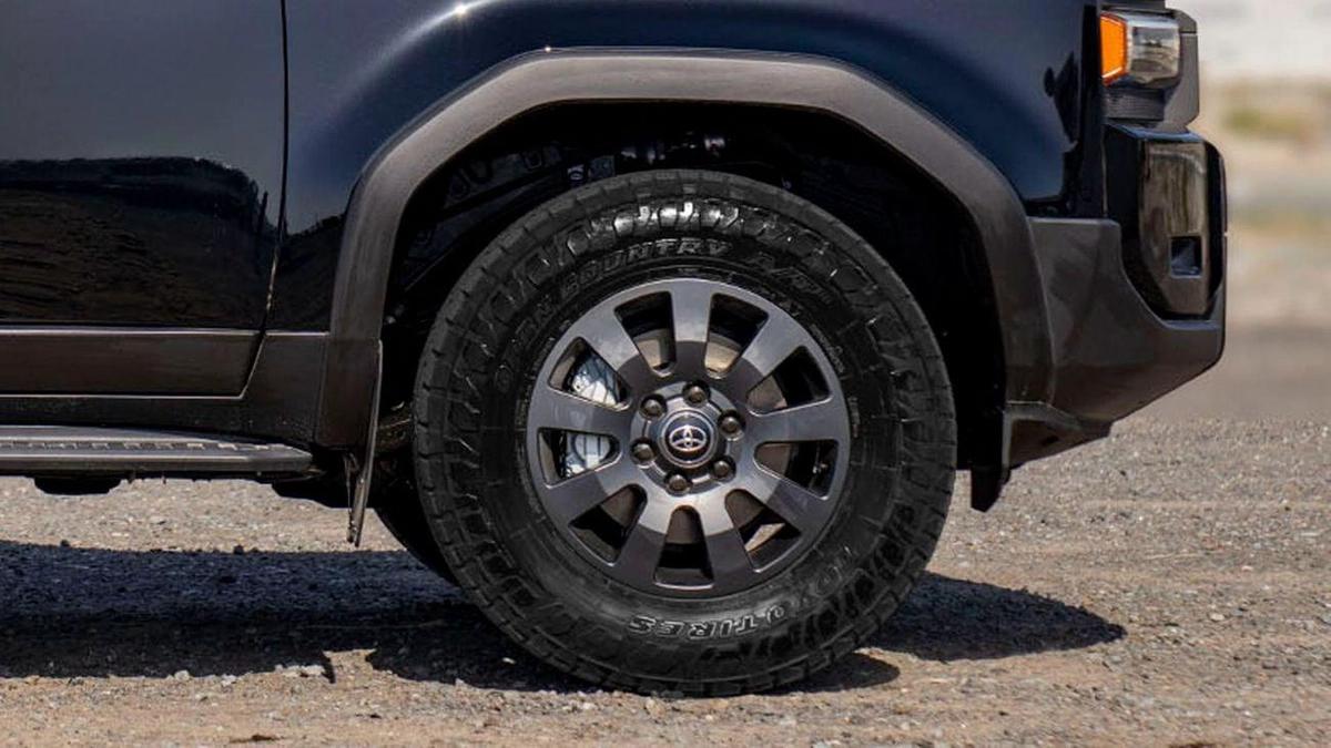 Toyota Prado TOYOTA PRADO ADVENTUR 2.8D 2024-8-8