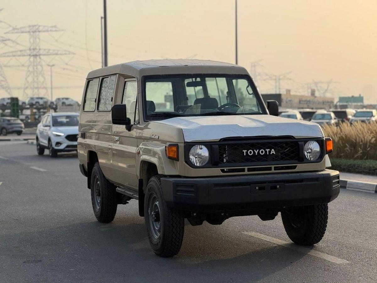 Toyota Land Cruiser 70 1-1-1