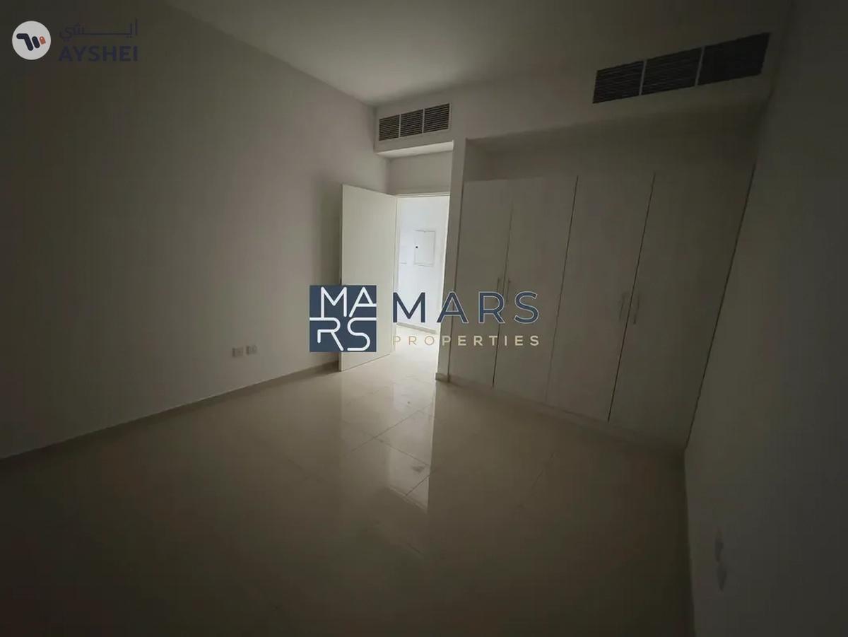 Luxurious 3 bedrooms bigger layout available for rent in nasma residence for 100,000 AED yearly-18-18