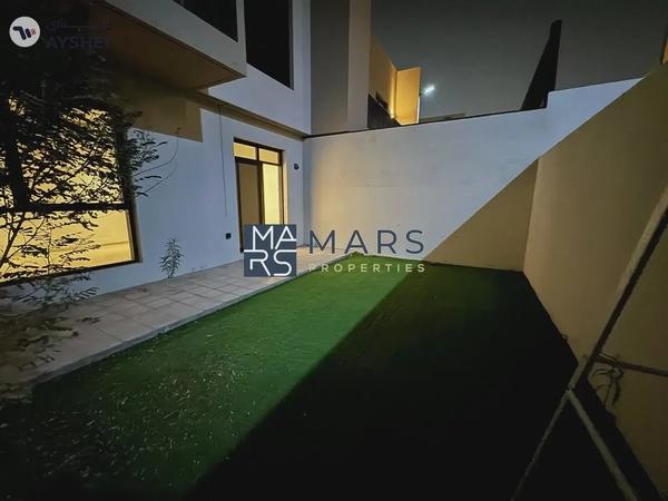 Luxurious 3 bedrooms bigger layout available for rent in nasma residence for 100,000 AED yearly