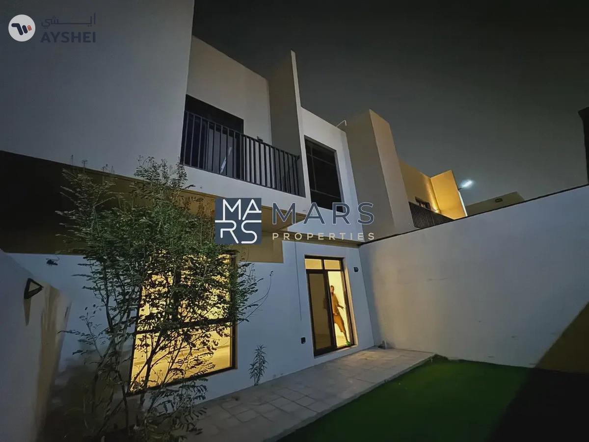 Luxurious 3 bedrooms bigger layout available for rent in nasma residence for 100,000 AED yearly-1-landscape