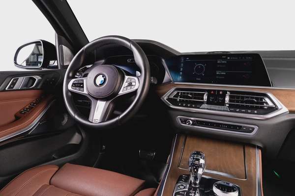 BMW X5 M50i GCC-AGMC Full Service History-BMW Individual Interior-Aero Dynamic Package