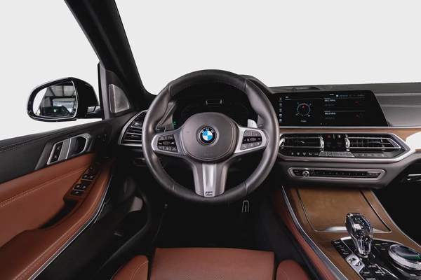 BMW X5 M50i GCC-AGMC Full Service History-BMW Individual Interior-Aero Dynamic Package