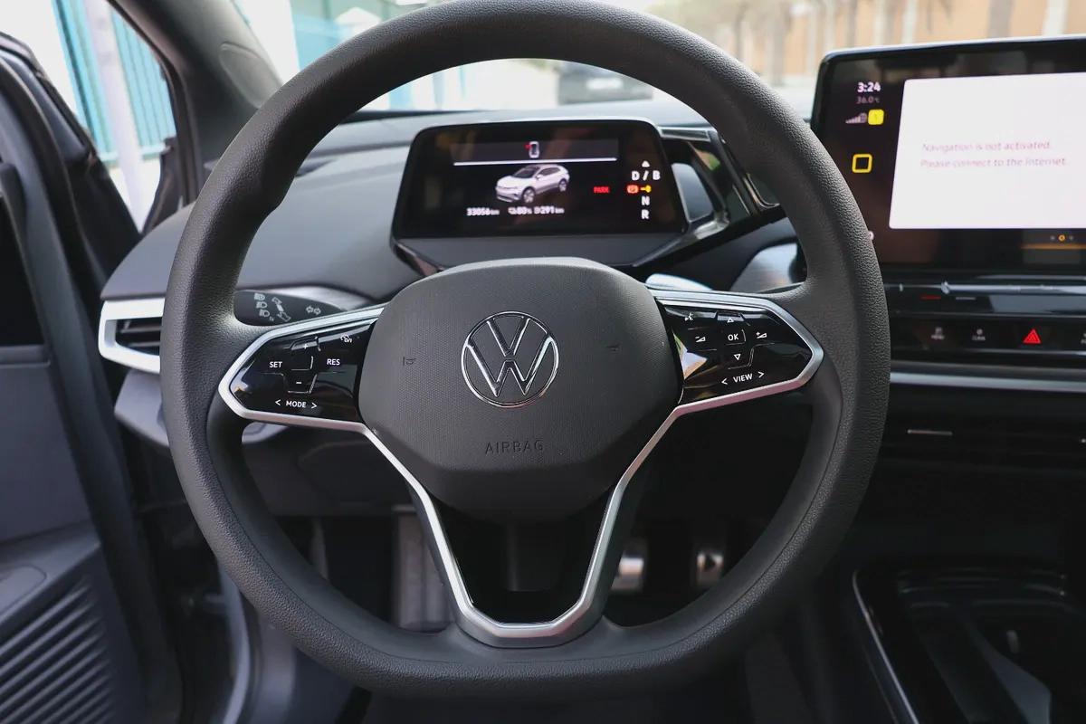 Volkswagen ID.4-2022-33000km-UNDER WARRANTY-GCC SPECS-11-11