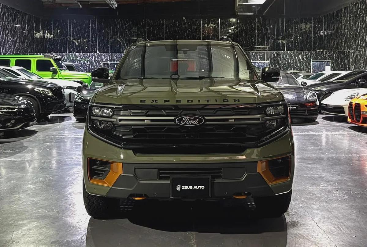 Ford Expedition 2025 GCC specs for 275,000.00 AED-2-2
