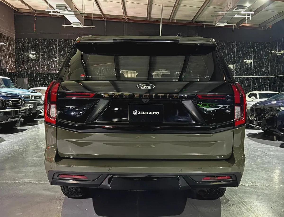Ford Expedition 2025 GCC specs for 275,000.00 AED-7-7