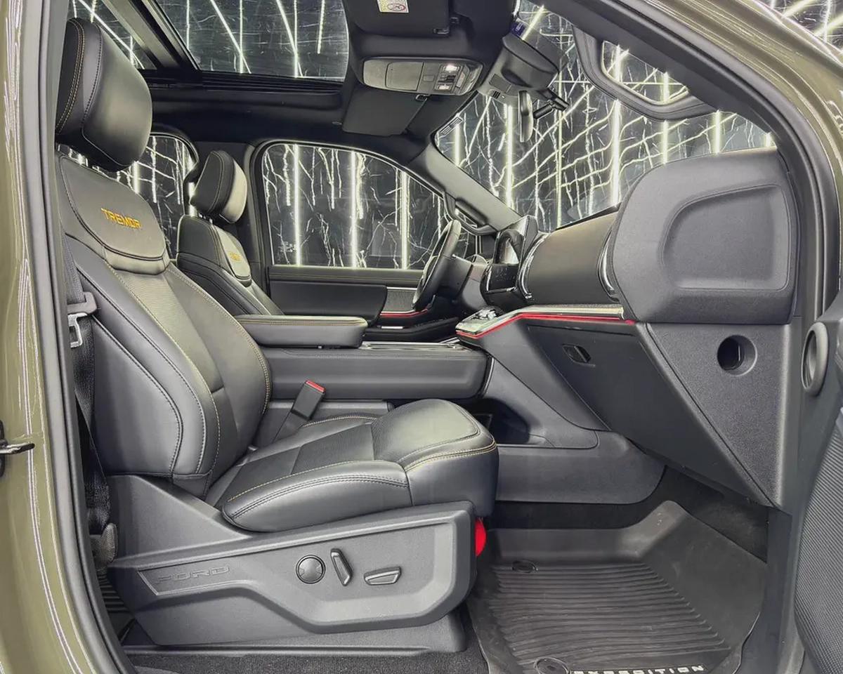 Ford Expedition 2025 GCC specs for 275,000.00 AED-12-12