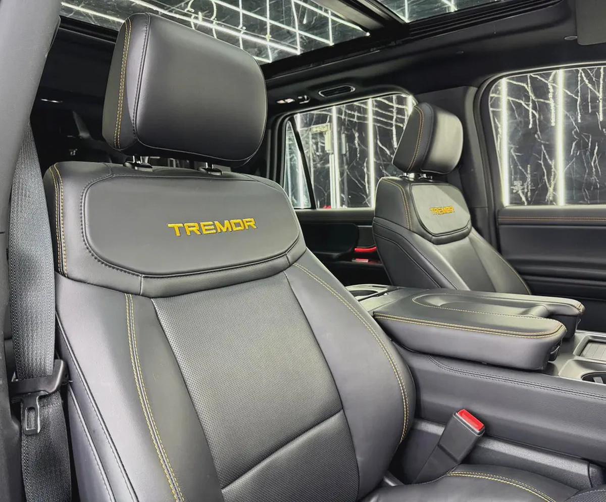 Ford Expedition 2025 GCC specs for 275,000.00 AED-14-14