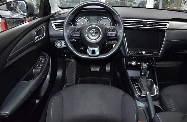 MG 5 ( 2024 Model ) in Silver Color GCC Specs