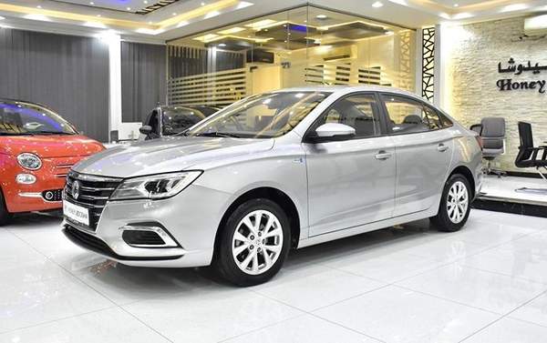 MG 5 ( 2024 Model ) in Silver Color GCC Specs