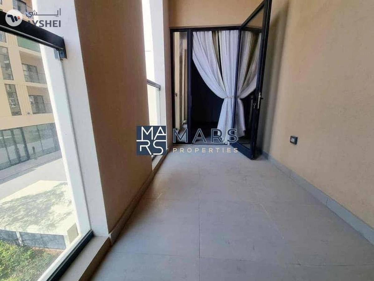 Prime Location | vacant | Ready to Move-10-10