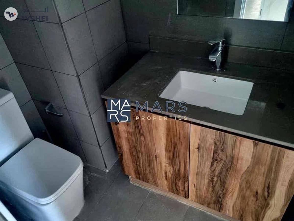 Prime Location | vacant | Ready to Move-6-6