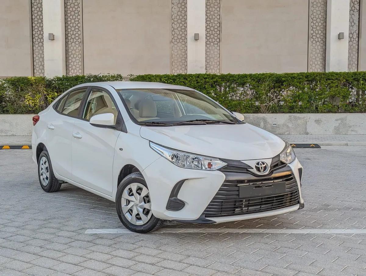 Toyota Yaris E 2021 - GCC Specs - Premium Condition Low KM Perfrct Family.Sedan-1-1