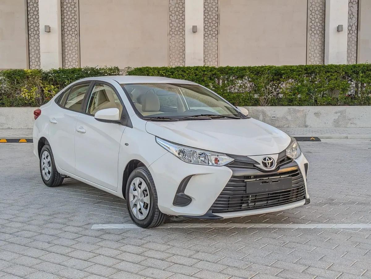 Toyota Yaris E 2021 - GCC Specs - Premium Condition Low KM Perfrct Family.Sedan-2-2