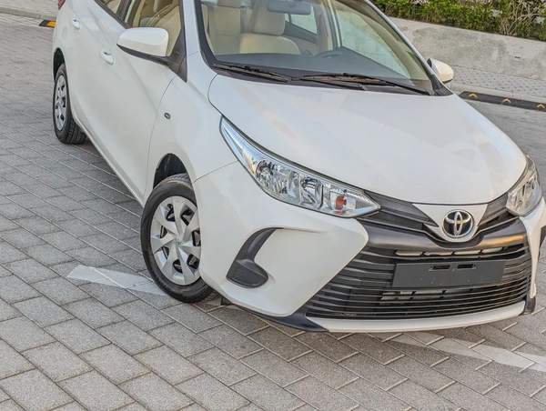 Toyota Yaris E 2021 - GCC Specs - Premium Condition Low KM Perfrct Family.Sedan
