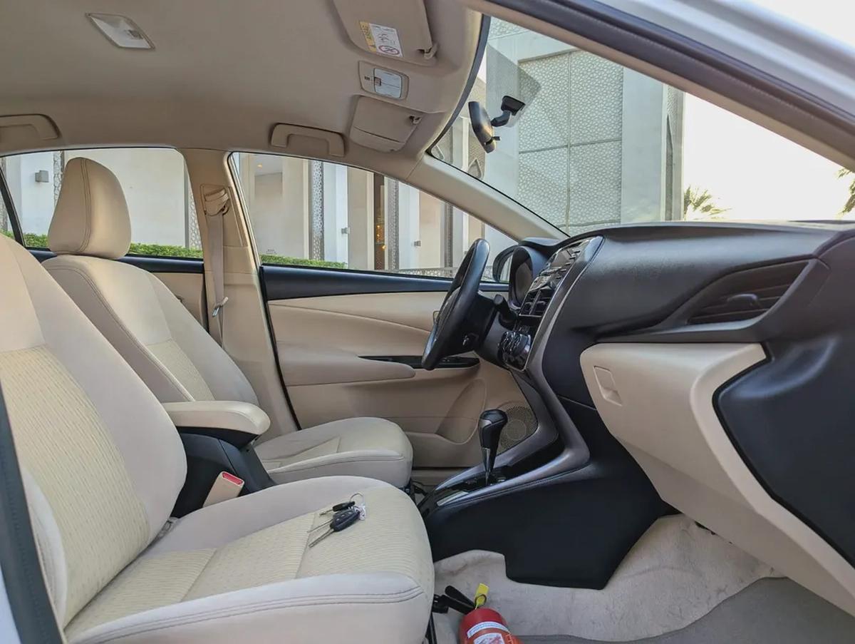 Toyota Yaris E 2021 - GCC Specs - Premium Condition Low KM Perfrct Family.Sedan-7-7