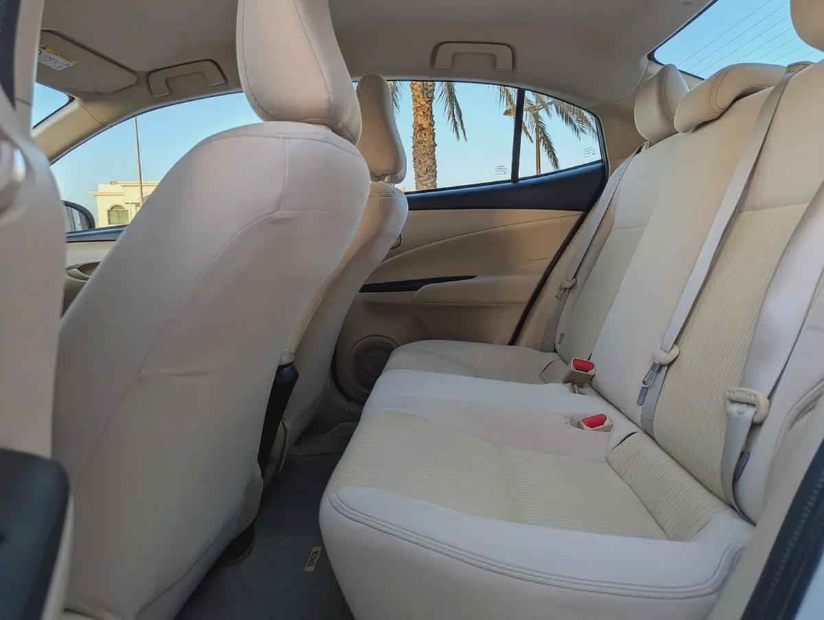 Toyota Yaris E 2021 - GCC Specs - Premium Condition Low KM Perfrct Family.Sedan-9-9