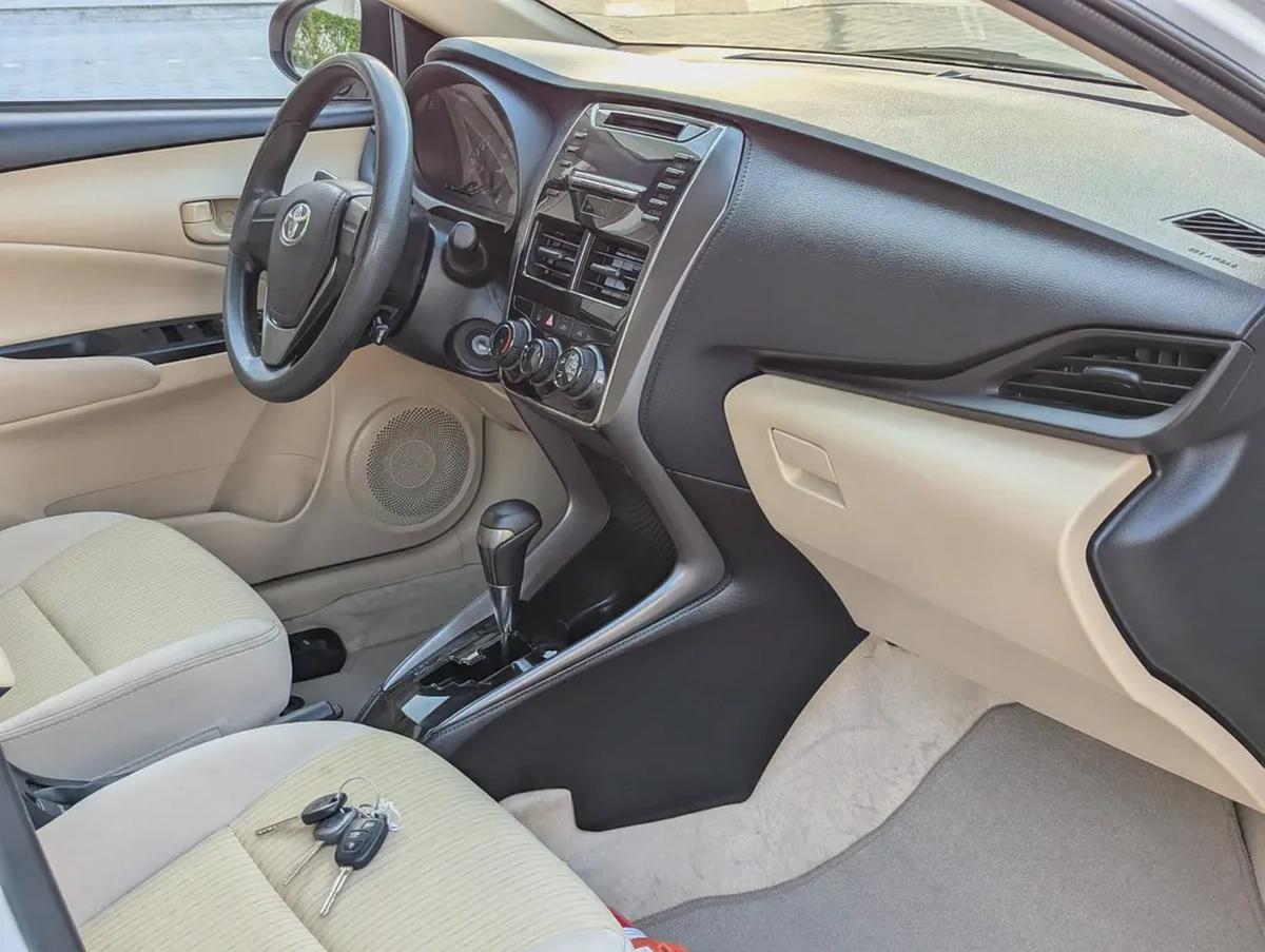 Toyota Yaris E 2021 - GCC Specs - Premium Condition Low KM Perfrct Family.Sedan-10-10
