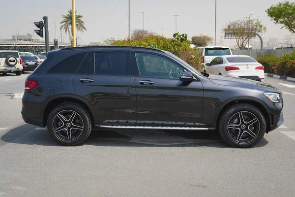 Mercedes-Benz GLC 300 4MATIC 2020 - American Specs